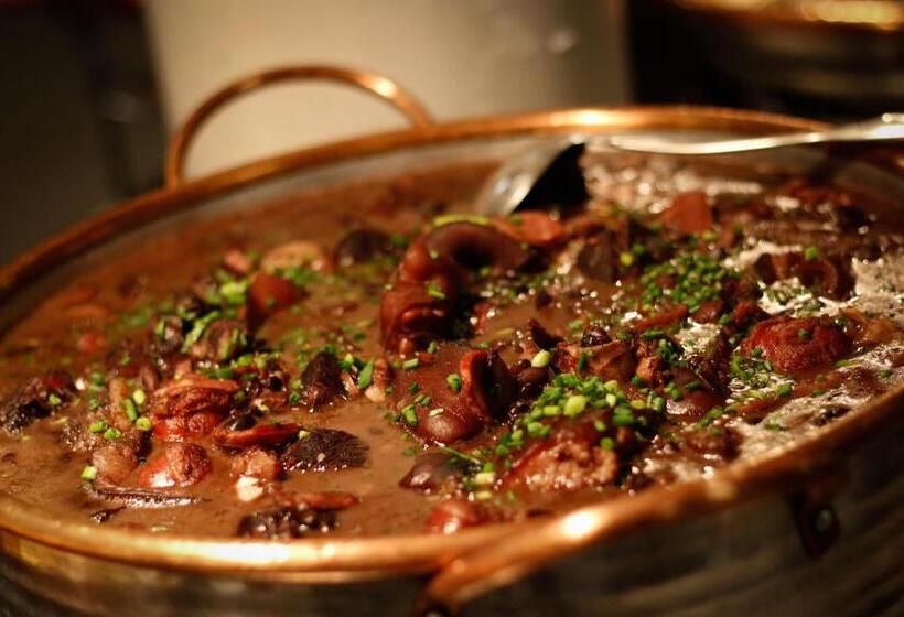 Отель Santo Graal