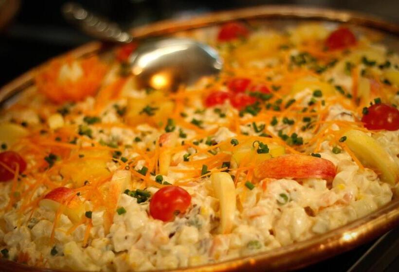 Отель Santo Graal