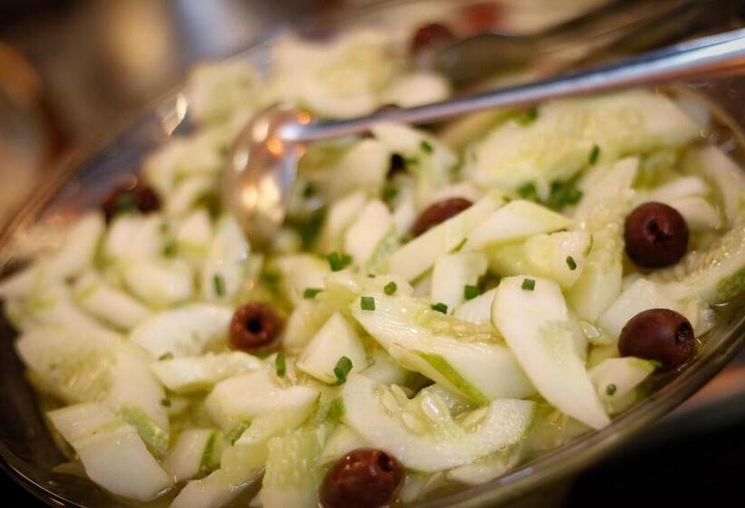 Отель Santo Graal