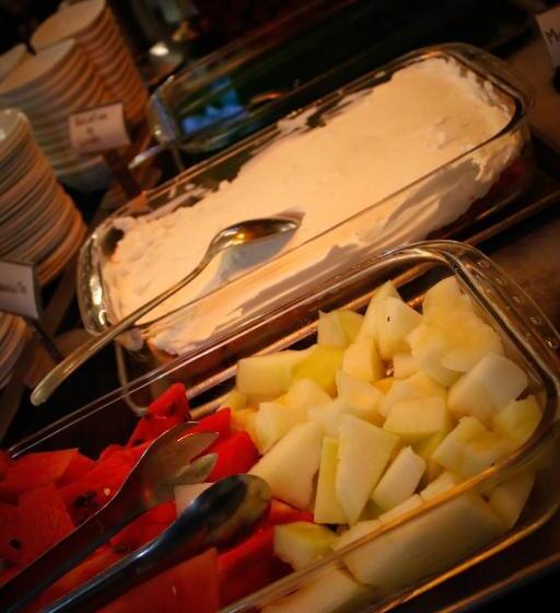 Отель Santo Graal