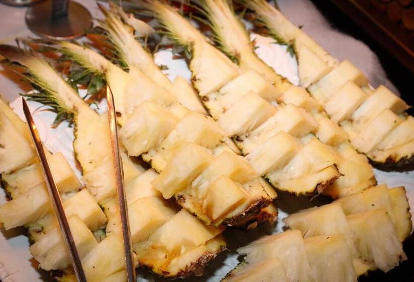 Отель Santo Graal