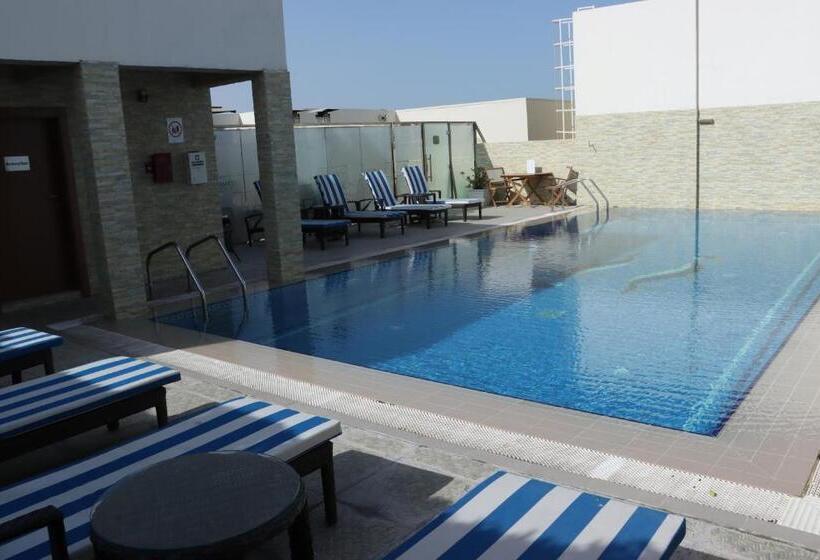 Strato Hotel By Warwick