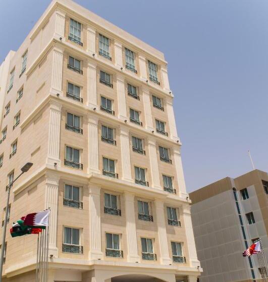 Strato Hotel By Warwick