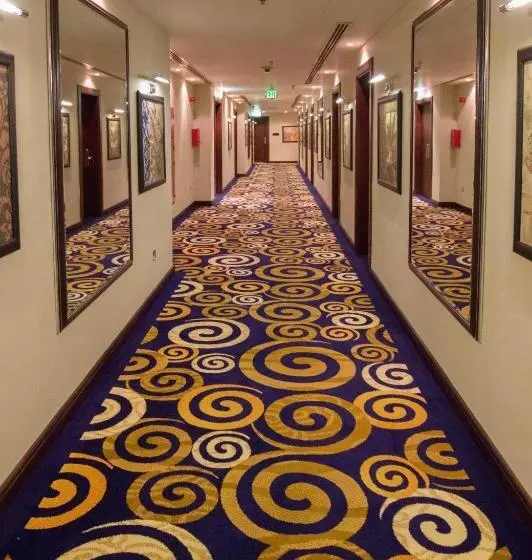 Strato Hotel By Warwick