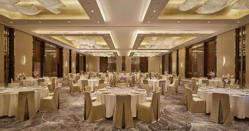هتل The Ritzcarlton, Astana