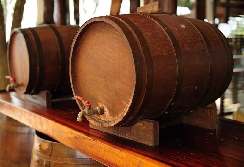 אתר נופש Village Farm & Winery