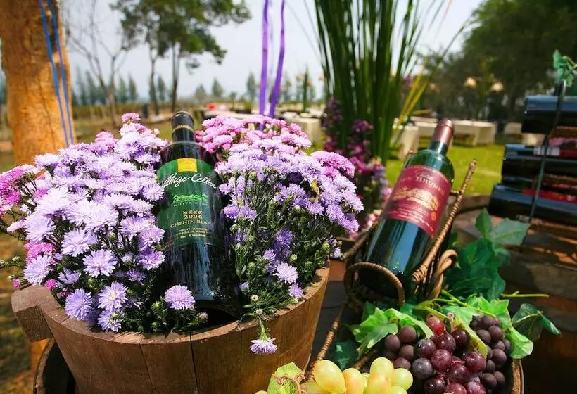 リゾートホテル Village Farm & Winery