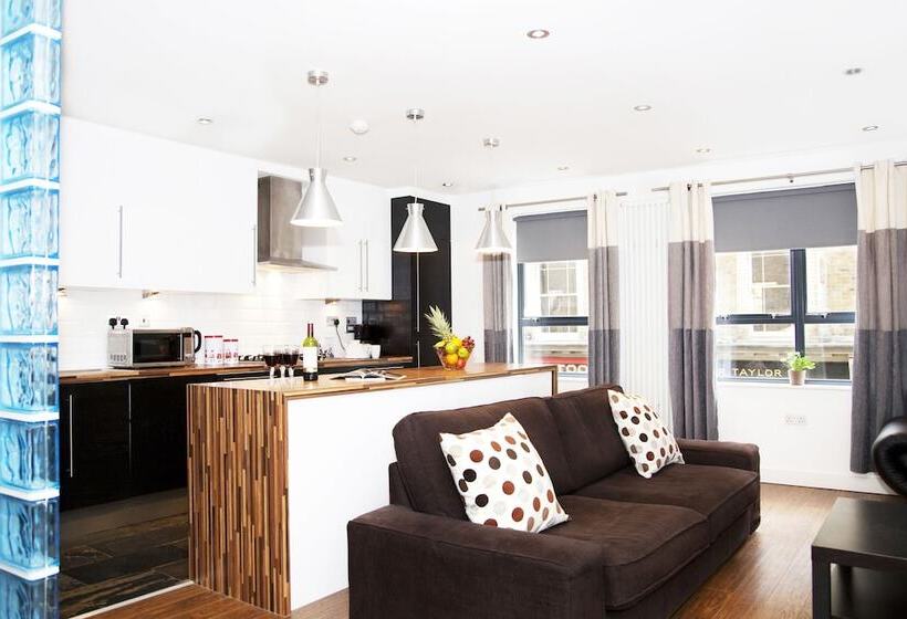 Tower Bridge Superior Apartments