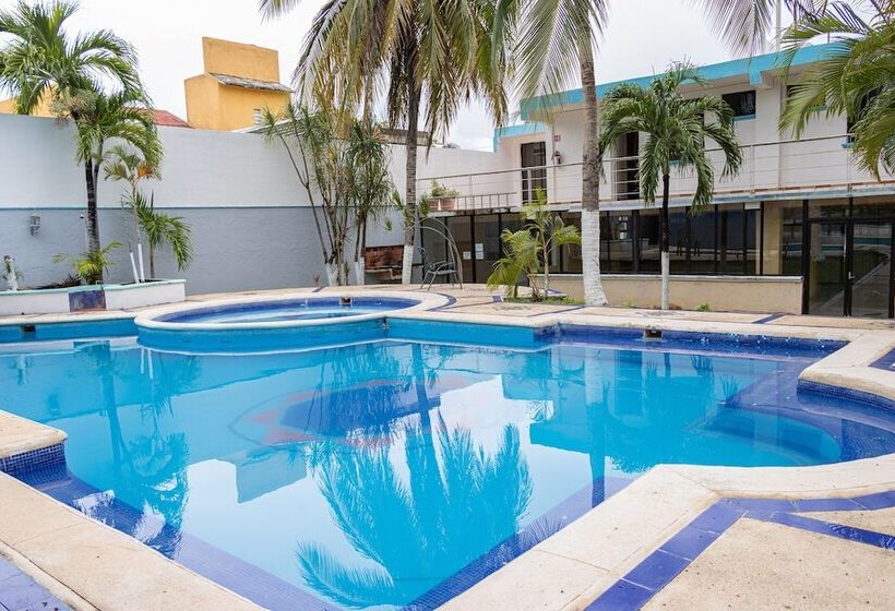 هتل Marías By Oyo