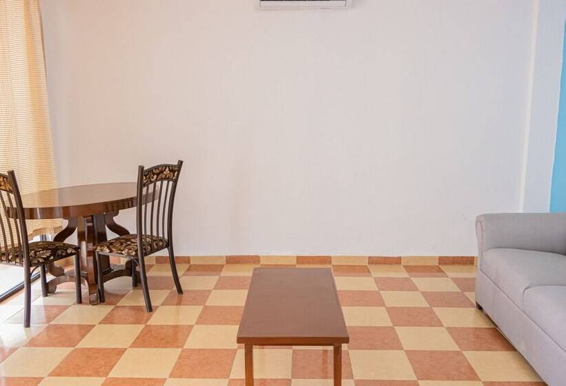 هتل Marías By Oyo