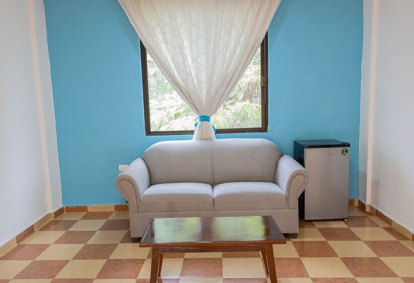 هتل Marías By Oyo