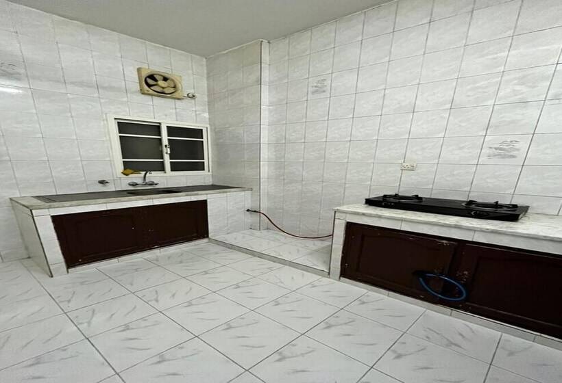 هتل Super Oyo 149 Bait Al Ghubaira Furnished Flat