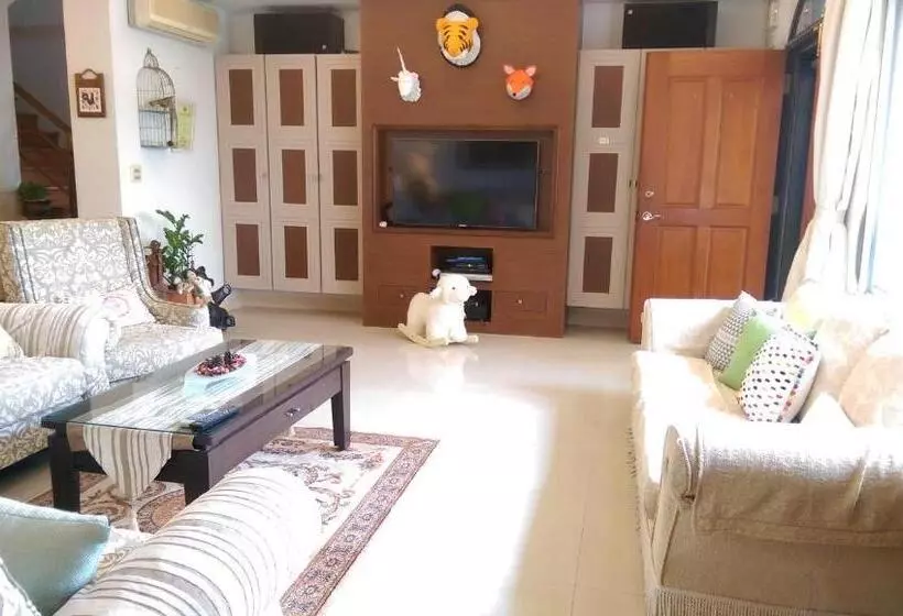 4 Seasons Garden B&b