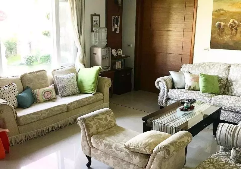 4 Seasons Garden B&b