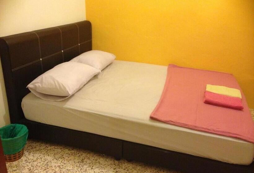 Cocoa Mews Cafe & Homestay Hostel