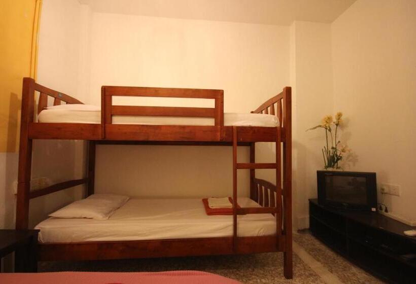 Cocoa Mews Cafe & Homestay Hostel