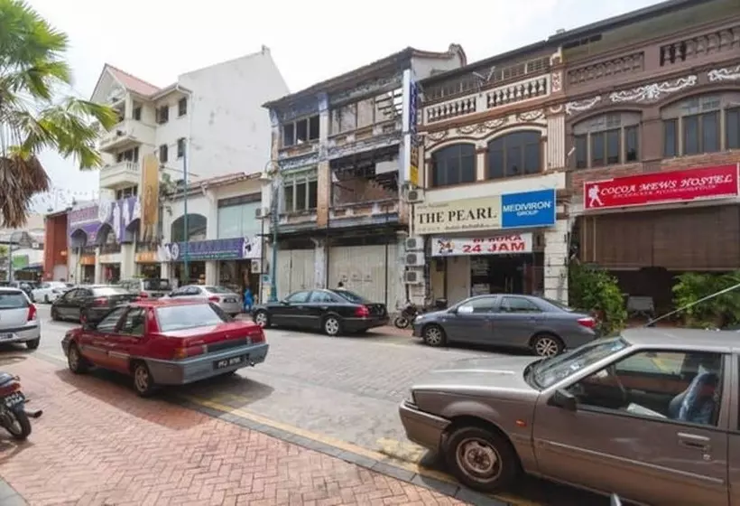 Cocoa Mews Cafe & Homestay   Hostel