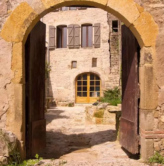 تختخواب و صبحانه Le Cheval Blanc