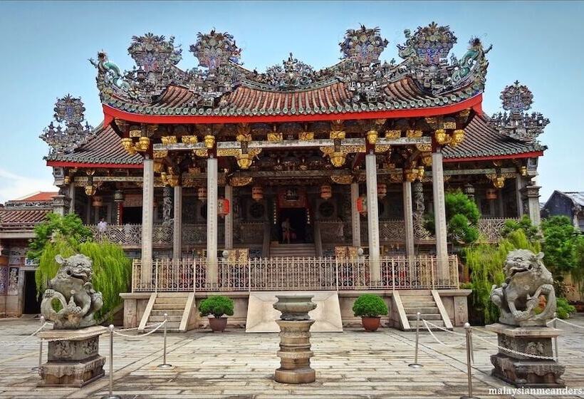 Golden View Serviced Apartment