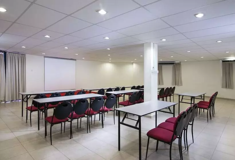 Golden View Serviced Apartment