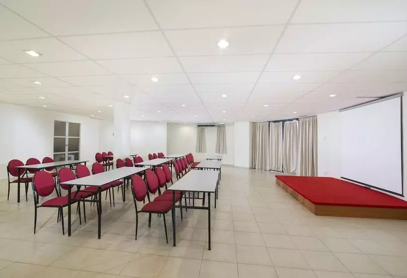 Golden View Serviced Apartment