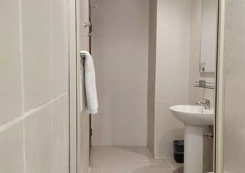 Golden View Serviced Apartment