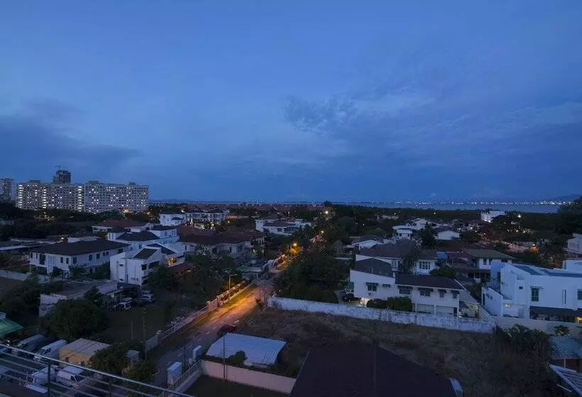 Golden View Serviced Apartment