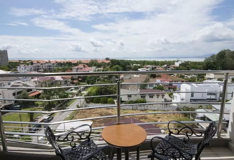 Golden View Serviced Apartment