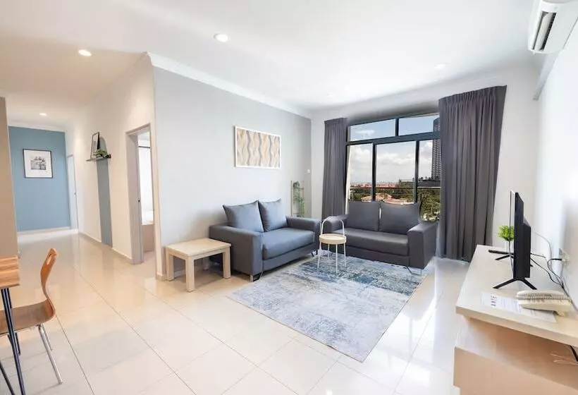 Golden View Serviced Apartment