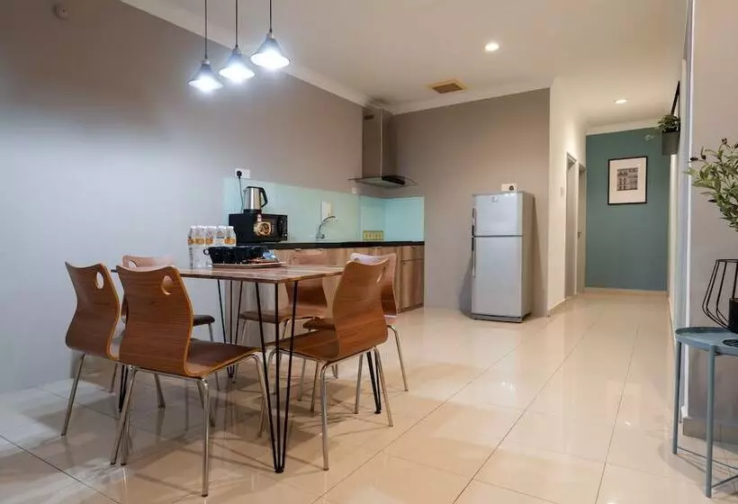 Golden View Serviced Apartment