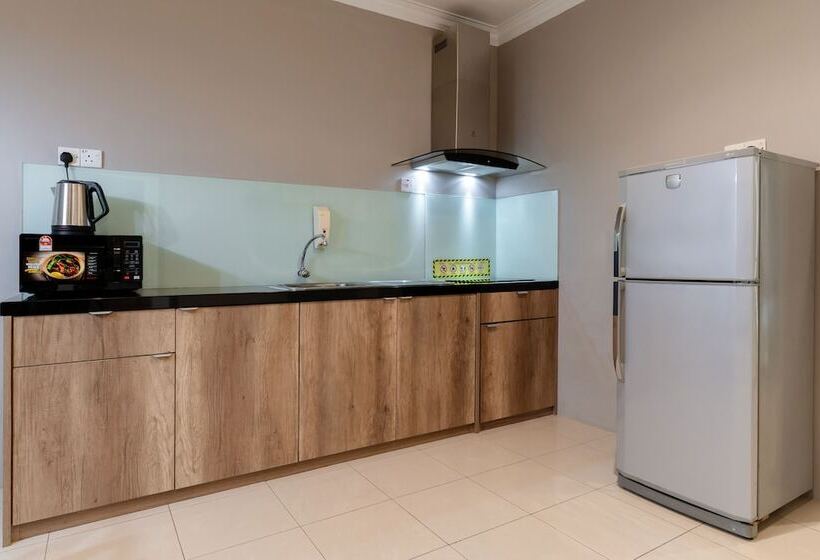 Golden View Serviced Apartment