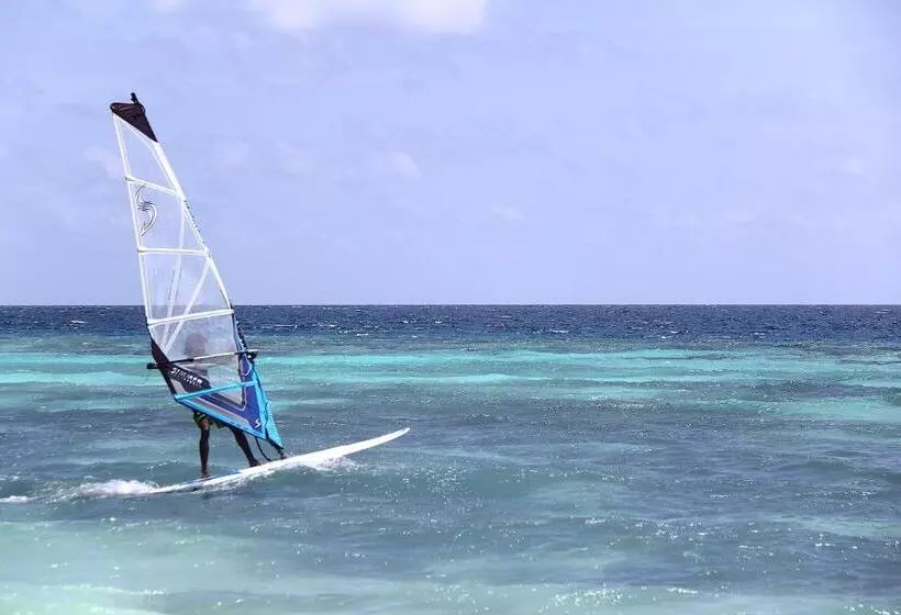 هتل Kaani Beach
