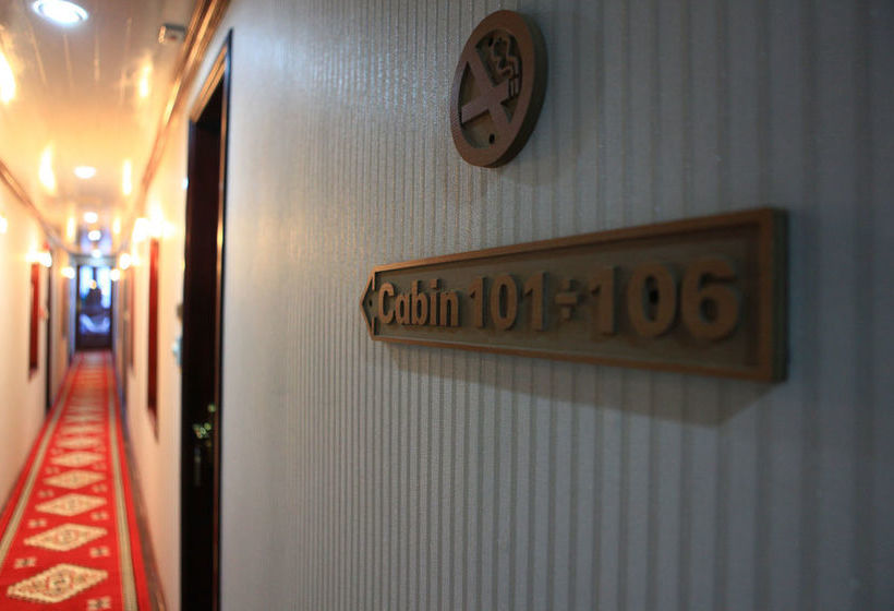 Halong Phoenix Cruiser