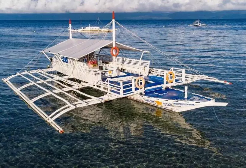Hotelli Quo Vadis Dive Resort