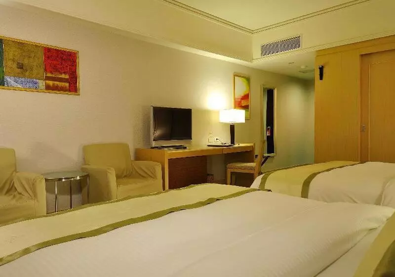 Hoya Hot Springs Resort & Spa
