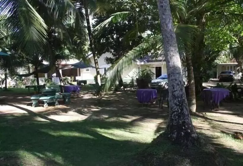 پانسیون Club Mirissa