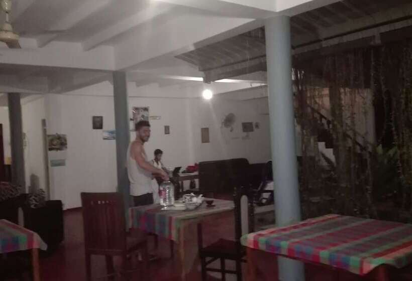 بنسيون Garden Inn