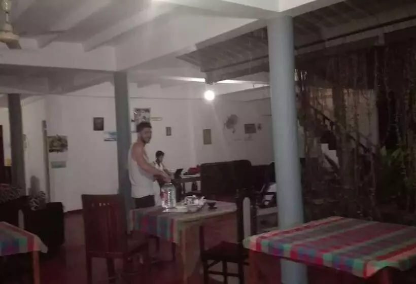 پانسیون Garden Inn