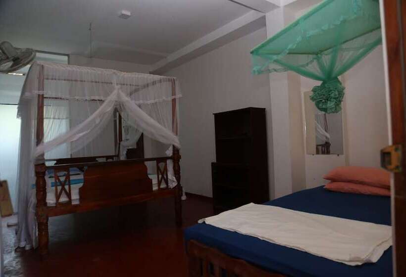 بنسيون Garden Inn