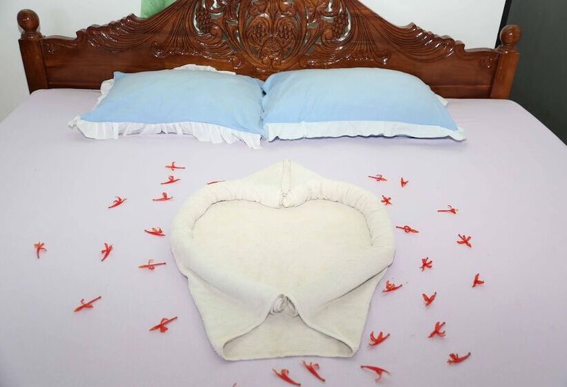 بنسيون Garden Inn