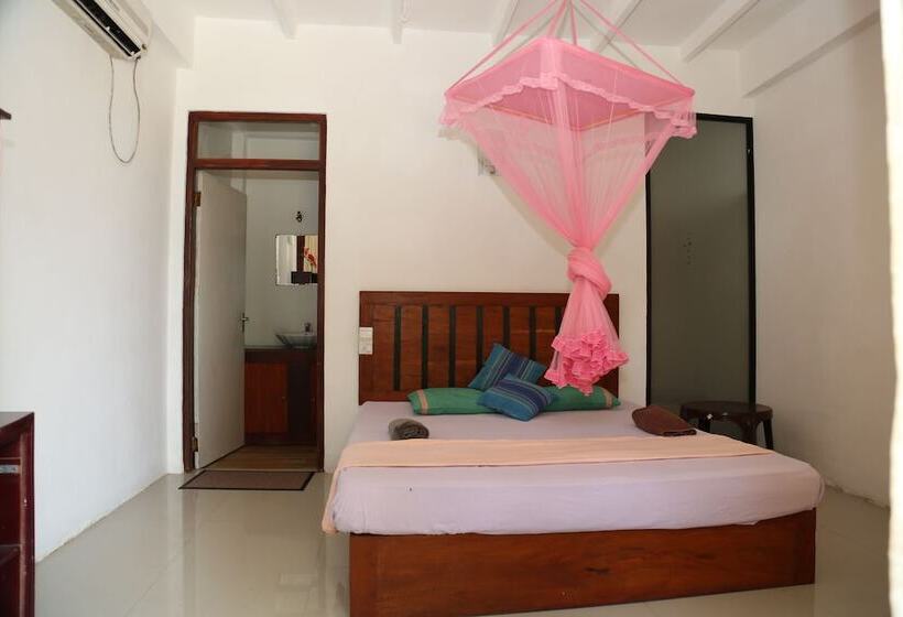 بنسيون Garden Inn