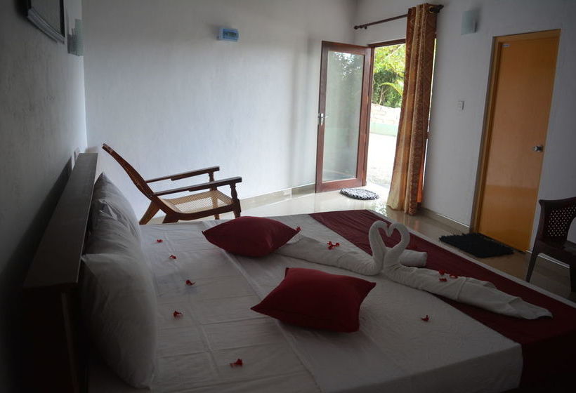 Пансион Lagoon Resort Goviyapana