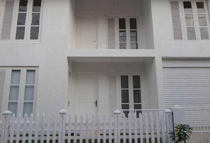 بنسيون White Villa Ambalangoda