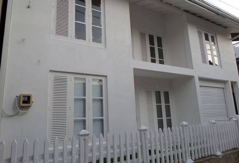 بنسيون White Villa Ambalangoda