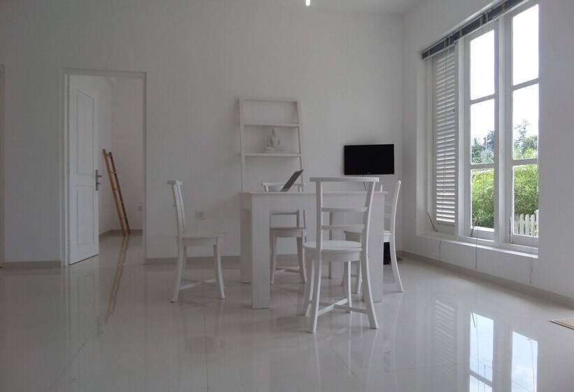 بنسيون White Villa Ambalangoda