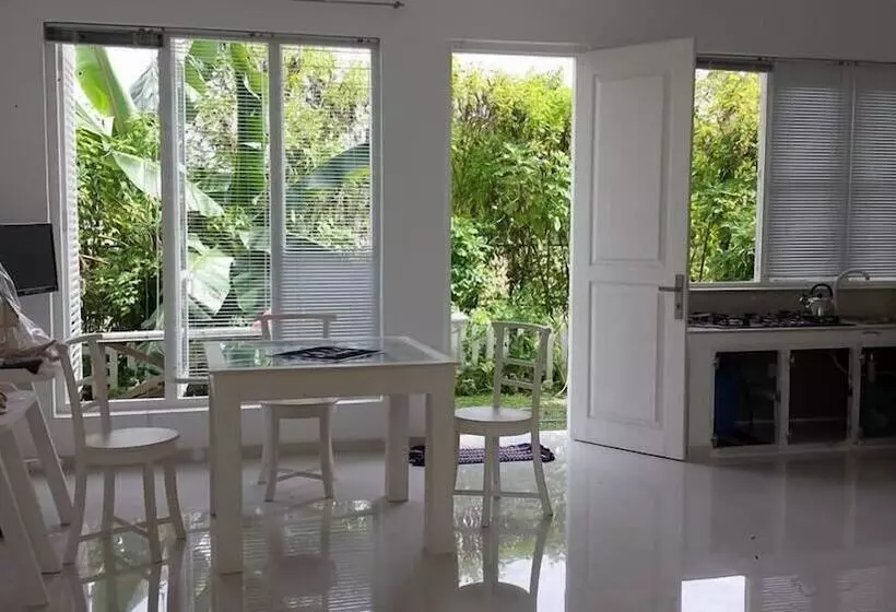 ペンション White Villa Ambalangoda