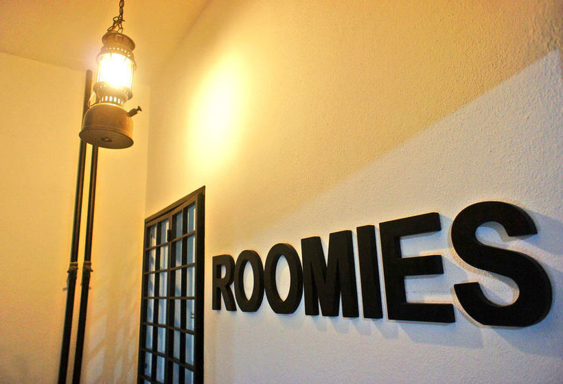 Roomies Boutique Bed & Breakfast  Hostel