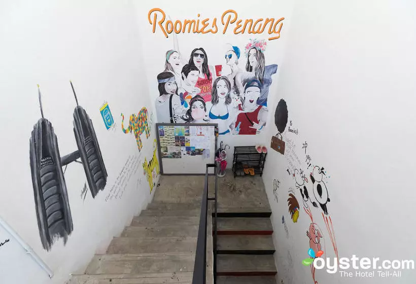 Roomies Boutique Bed & Breakfast  Hostel