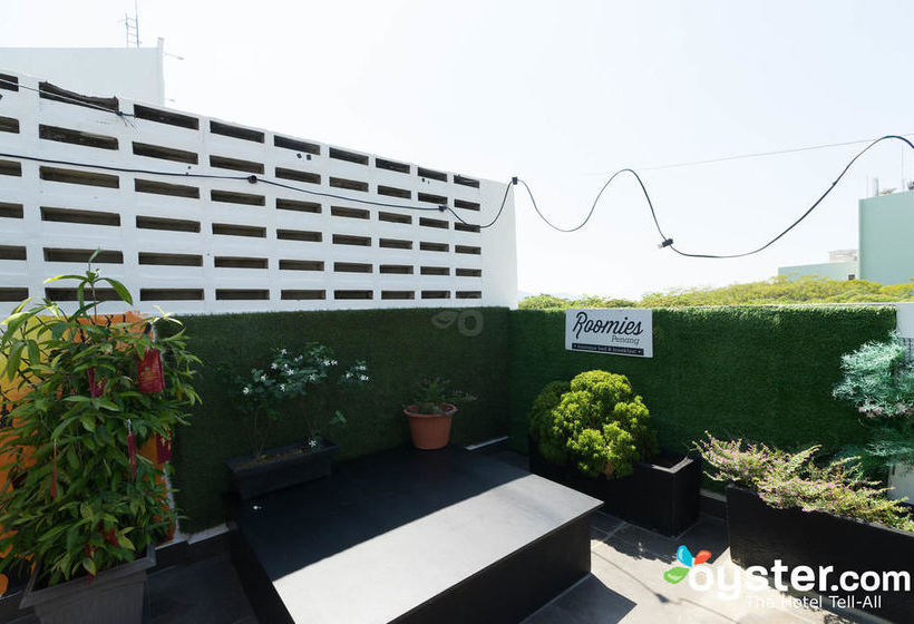 Roomies Boutique Bed & Breakfast  Hostel