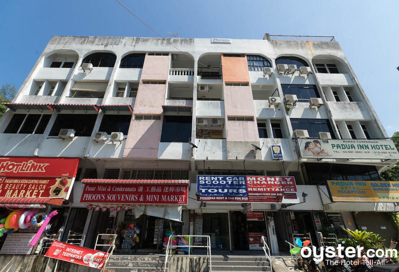 Roomies Boutique Bed & Breakfast  Hostel